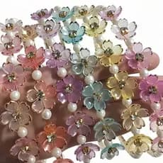 Tiara Floral com Pérolas Douradas – Acessório Feminino Elegante para Festa e Casamento