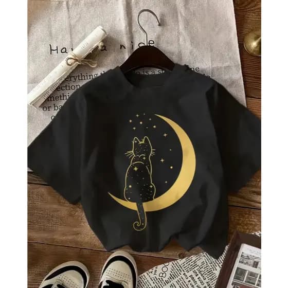 Camiseta Feminina Casual Plus Size Puro Algodão Com Estampa De Gato Lua Crescente Dourada E Estrelas
