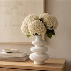 Vaso Ondulado Branco e Marfim 20cm Moderno Decorativo Para Sala Quarto Ambiente Minimalista Wave