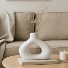 Vaso Decorativo Branco e Marfim Vazado Design Orgânico Moderno Minimalista Elegante