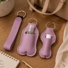 Kit Chaveiro 3 em 1 Couro Sintético Porta Álcool Gel Porta Gloss Suporte Chave Bolsa Mochila