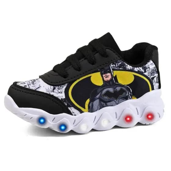Tênis Infantil Menino Batman Com Led Pisou Piscou Super Macio Divertido Vários Personagens Modinha