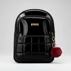 Mochila Verniz Feminina Média Estilo Bolsa Com Alça Ajustável + Chaveiro Pompom