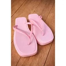 Chinelo Feminino Sola Alta Com Design Inovador e Conforto Para o Seu Estilo Diário
