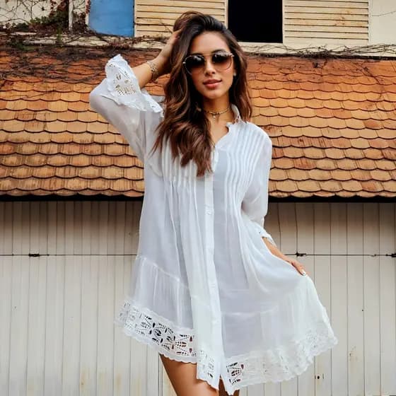 Túnica Praia Feminina Claro em Poliéster e Algodão Detalhes em Renda, Conforto Máximo, Perfeita para Dias no Mar e Lazer