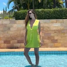 Vestido Feminino Linho Praia de Férias Sem Mangas com Decote V e Ajuste no Cintura.Disponível em várias cores.