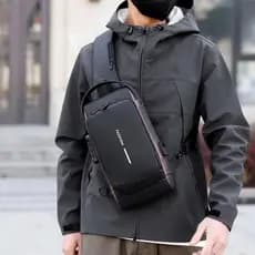 Mochila de peito masculina à prova d'água de alta qualidade com trava de combinação USB
