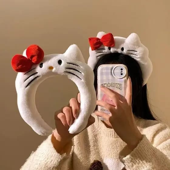 Linda tiara de pelúcia da Hello Kitty, acessório de cabelo de anime Sanrio KT, adequada como presente de Ano Novo para m