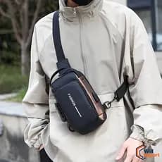 Mochila de Ombro Transversal Compacta Unilateral USB Trava de Código Resistente água