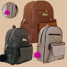 Mochila Feminina En Couro Sintetico Casual, Estilosa Pra Escolar e Dia a Dia +Chaveiro Pom Pom A Pronta Entrega