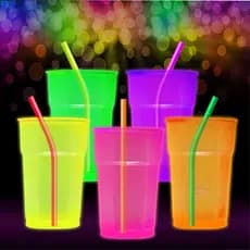 Kit 100 Copos Neon com Canudo Colorido Brilha Luz Negra UV Festa Balada Fluorescente Descartável