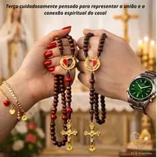 Terço Casal Católico  Madeira, entremeio formato Coração Cruz metal "Por Onde For Quero Ser Seu Par"