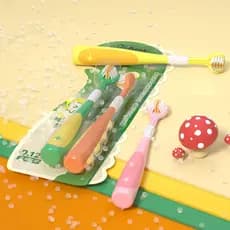 Kit 2 Escovas Dentes Infantil 3 Faces, Cerdas 0.12mm Macias, 3-12 Anos, Cabo Antiderrapante, Limpa Língua, Fica em Pé