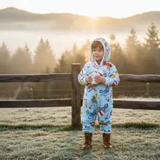 Macacão Quentinho Menino Bebê Infantil Inverno Fleece Peluciado Estampa Veículos Azul com Capuz