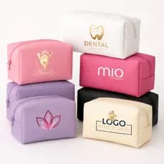 Estojo Necessaire de Brinde 40 Unidades Personalizadas com Logo Colorido - Variações com 20 Unids e 40 Unids