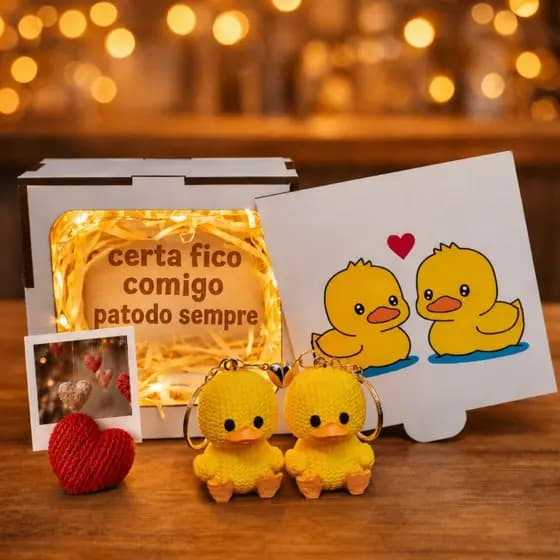 Presente para Namorada Kit Pato do Sempre Caixa MDF com 2 Chaveiros de Casal