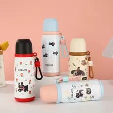 Garrafa Termica Copo Com Três Aberturas Diferentes de Copo Infantil 500ML BOM