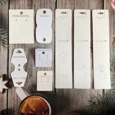 Série de cartões de embalagem para joias e brincos de aço inoxidável, especificações completas, acompanha sacos OPP corr