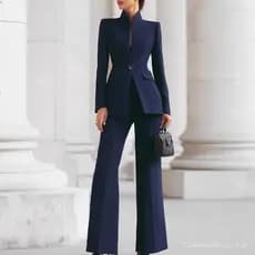 Conjunto feminino de duas peças 2026: blazer de manga comprida em cor sólida com bolsos com botões e calças combinando.