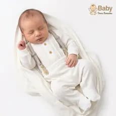 Saída de Maternidade Batizado Baby Doces Momentos – Kit 2 Peças com Manta 80x80 Suspensório em Malha Tricô Recem Nascido