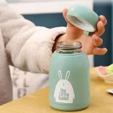 Garrafinha Vidro 320ml Infantil Coelho Rabbit Silicone Proteção Térmica Tampa Rosqueável Resistente