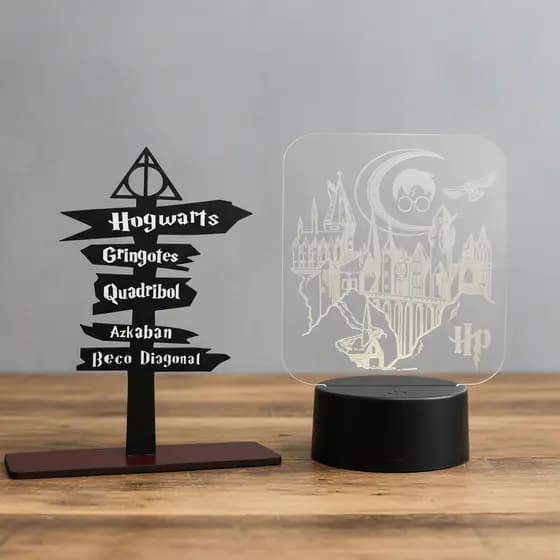 Kit Harry Potter Luminária Decorativa Hogwarts e Totem Destinos