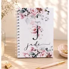Caderno personalizado | Caderno com inicial e nome | A5 com 200 páginas | Caderno floral rosa | Envie nome no chat