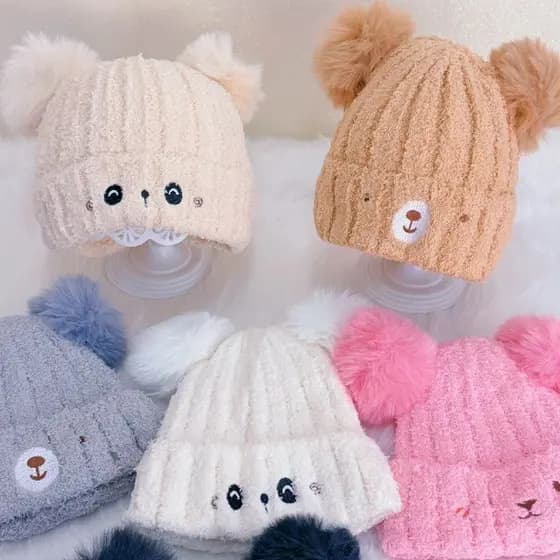 Touca  ( Dois Pompons Ursinho ) 2 - 5 anos Para Frio Inverno Menino Menina.SA Forrada
