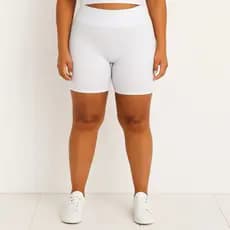 Shorts Branco Canelado com Cós Alto Conforto e Estilo