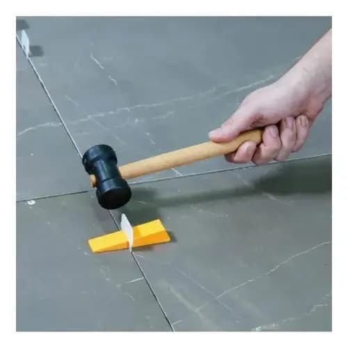 Martelo de Borracha Preta 40mm com Cabo de madeira para Cerâmica e Marcenaria