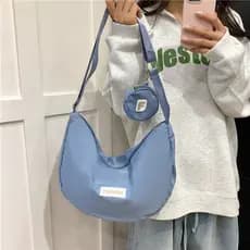 Bolsa Feminina Transversal Meia-Lua de Nylon Impermeável Casual, Moderna e Versátil