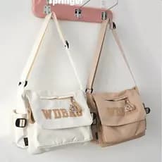 Bolsa Transversal Unissex em Nylon Impermeável – Bolsa Carteiro de Ombro com Grande Capacidade e Estampa de Letras