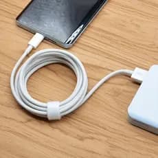 Cabo de Carregamento e Transferência de Dados USB Reforçado CAO-3702 – Alta Velocidade e Durabilidade Premium