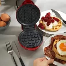 Mini Máquina de Waffles Elétrica Portátil Casa Cozinha Fazer Waffle Panquecas Automático 110V