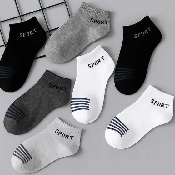 Kit 3 Meias Curtas Masculinas Sport Cores Neutras, Listra Lateral e Tecido Suave para Esporte