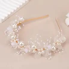 Tiara de Pérolas Branca Artesanal – Arquinho de Cabelo Feito à Mão para Noiva Daminha Festa