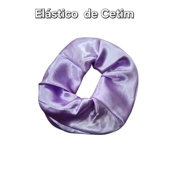 Elástico  ou xuxinha de cetim para cabelos cacheados