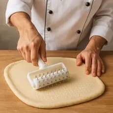 Furador de Massa 12cm (Rolo Tipo Docker) para Biscoitos, Torta e Massas Pré-Assadas