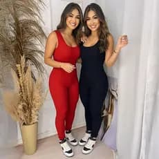 Kit 2 Macacões Femininos Regata Inteiro Vermelho e Preto Modelagem Ajustada Conforto Versátil Estilo Moderno
