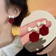 Brincos de camélia de veludo vermelho reunindo arco rosa natal estilo Hong Kong brincos