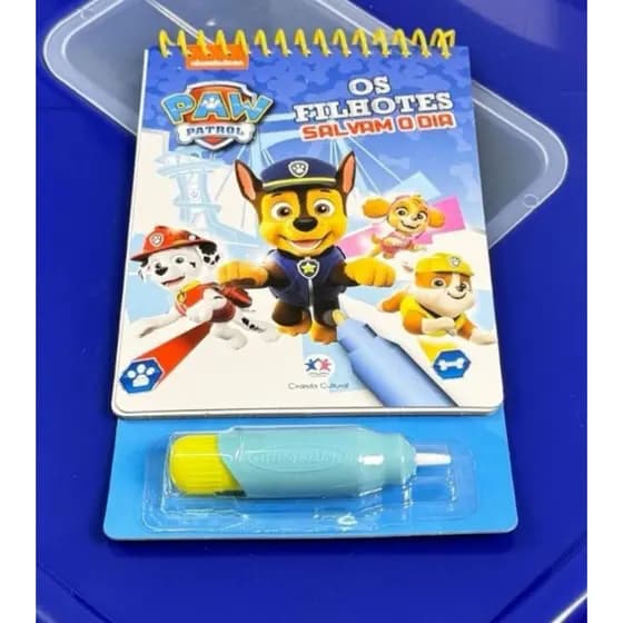 Livro  Reutilizavel colorindo com água Os filhotes salvam o dia .