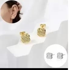 Brinco Trevo Folheado a Platina Zircônia Cravejada
