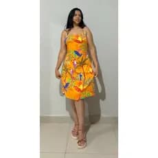Vestido curto laranja com alças finas e estampa tropical Tamanho único Veste Até 42
