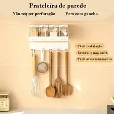 Prateleira De Parede Montado Na Parede Com Porta Temperos E Ganchos Para Temperos E Utensílios De Cozinha