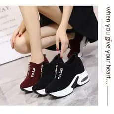 sapatos com amortecimento de ar que aumentam a altura