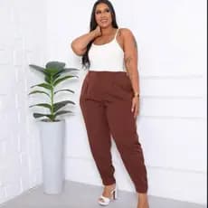 Calça Cenoura Plus size Alfaiataria Feminina Cintura Alta Barra plissada