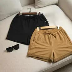 Kit 2 Short Moletinho Short Feminino Liso em Moletom, Cintura Elástica, Bolsos Laterais, Caimento Soltinho e Confortável