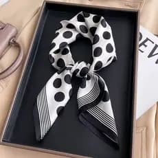 Lenço feminino elegante em cetim preto com estampa de bolinhas, 70x70 cm, pode ser usado no pescoço, no cabelo ou em uma