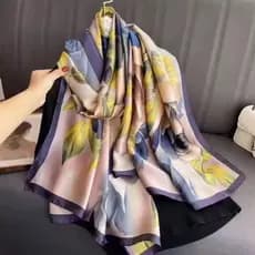 Lenço/xale feminino XH em cetim de seda com estampa de rosas azuis, 90x180cm