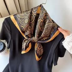 Lenço de seda fina 70x70,Castanhas de caju ouro negro, textura acetinada, imitação de cetim, proteção solar